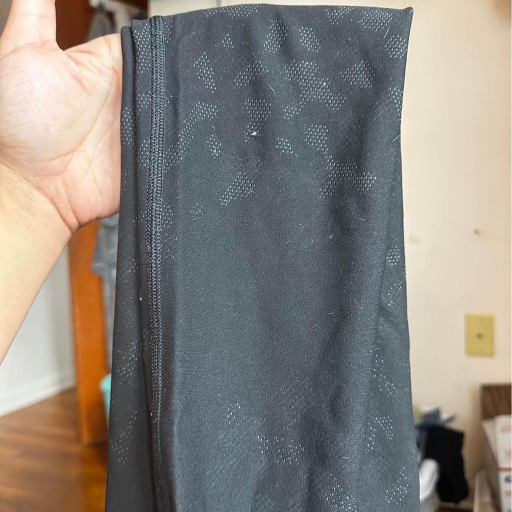 Compression Lululemon Leggins - Picture 3 of 3